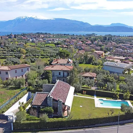 Mary By Wonderful Italy
